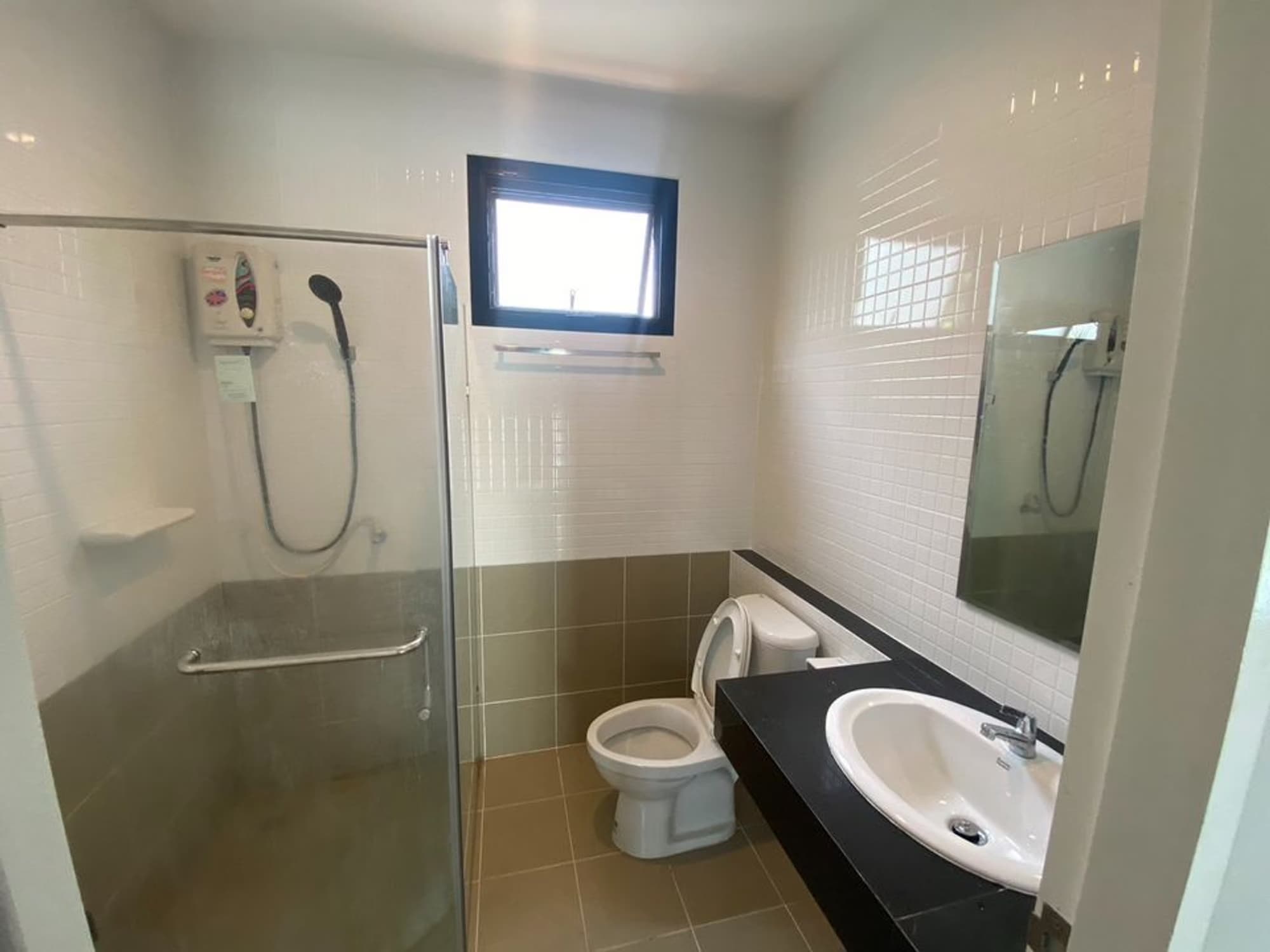 3 Bed House for Rent and Sale in Saraphi - Image 9