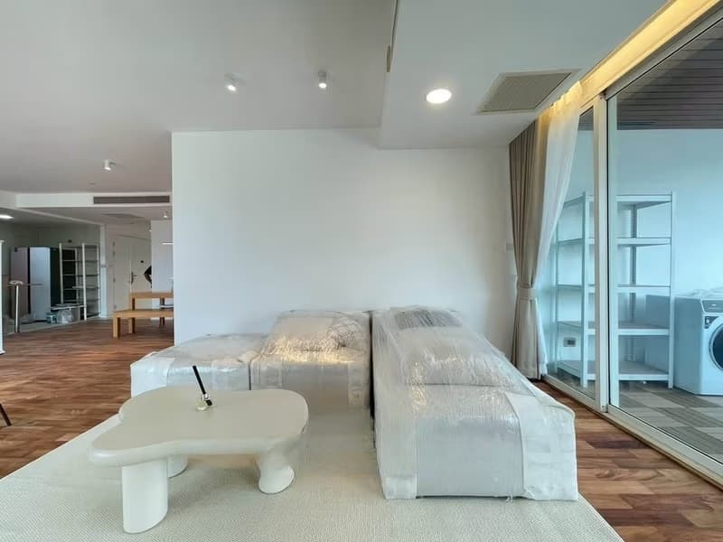 2 Bed Condo for Rent in Khlong Toei