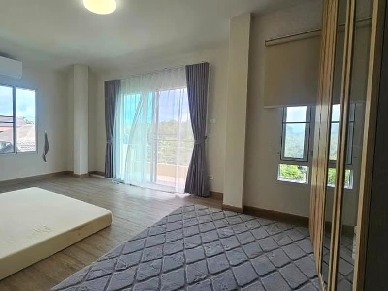 4 Bed House for Rent in Mueang Chiang Mai District