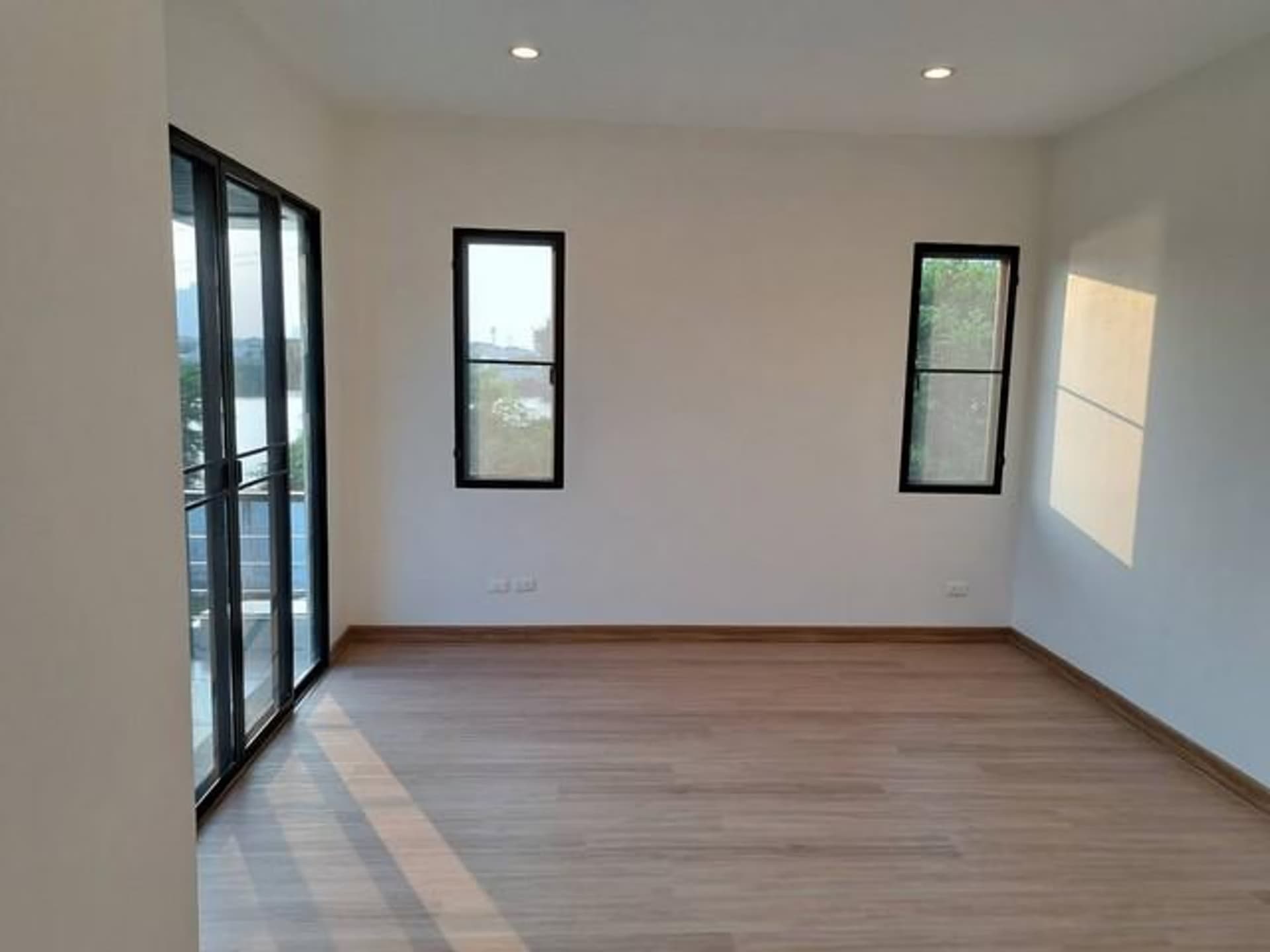 House for Sale in Lake View Park - Image 6