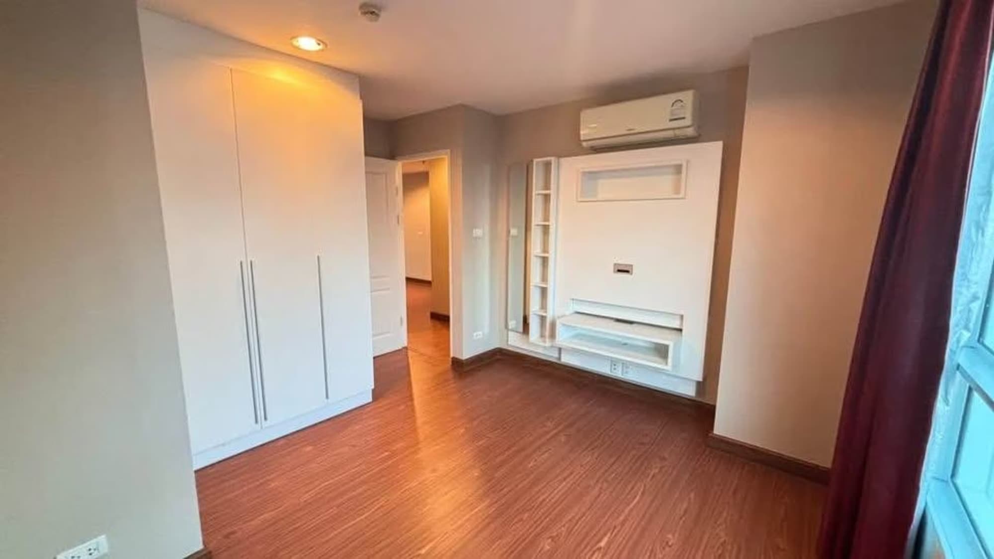 2 ห้องนอน คอนโด สำหรับ ขาย ใน Huai Khwang - Image 12
