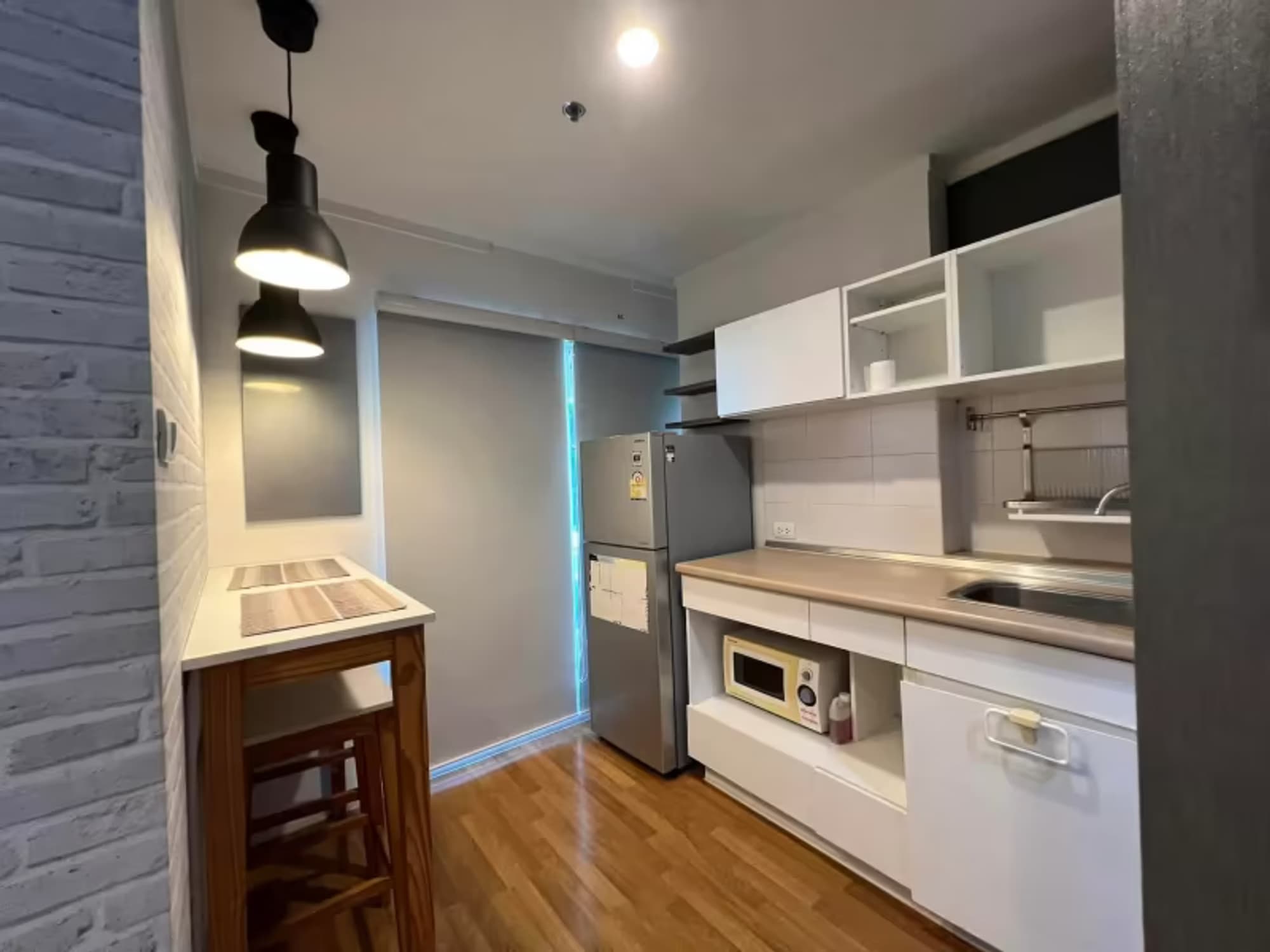 1 Bedroom Condo - Image 1