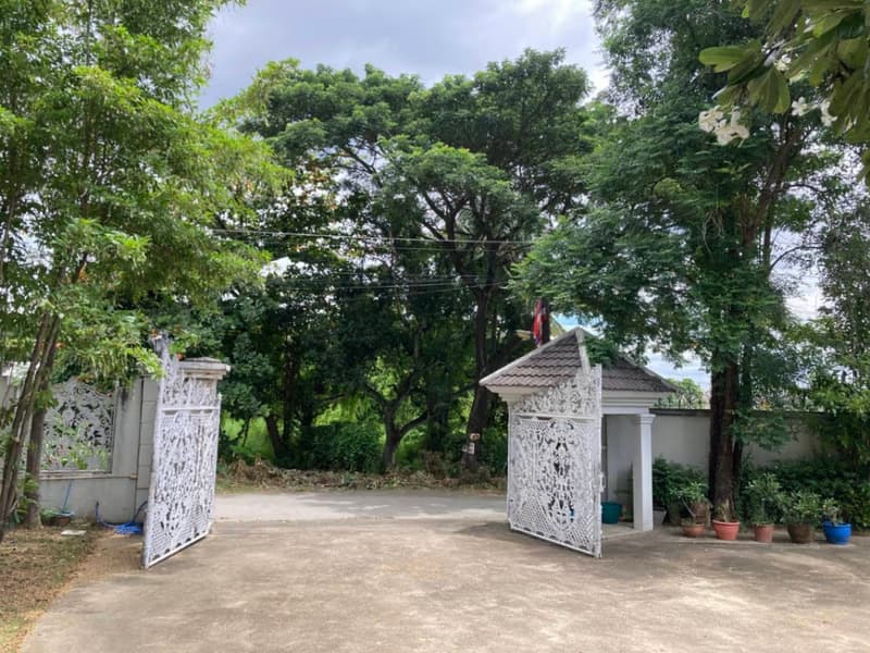 5 Bed House for Sale in San Sai