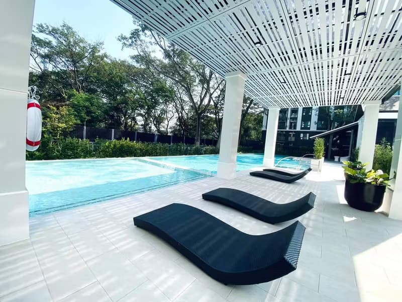 1 Bedroom Condo