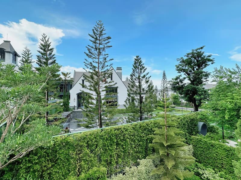 5 Bed House for Rent and Sale in Saphan Sung