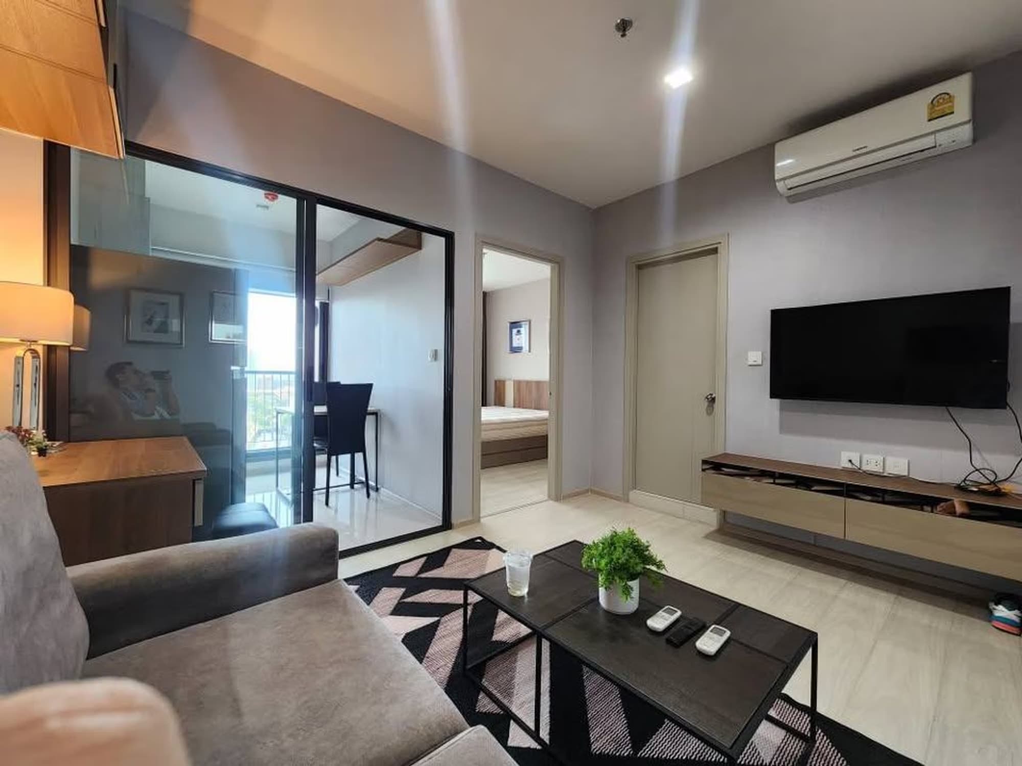 1 Bed Condo for Sale in Phra Khanong - Image 1