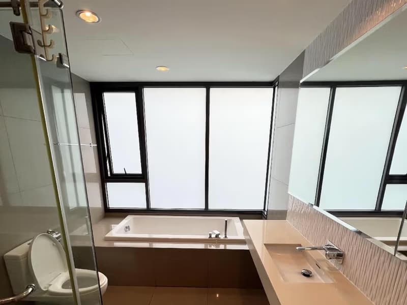 2 Bed Condo for Sale in Khlong Toei