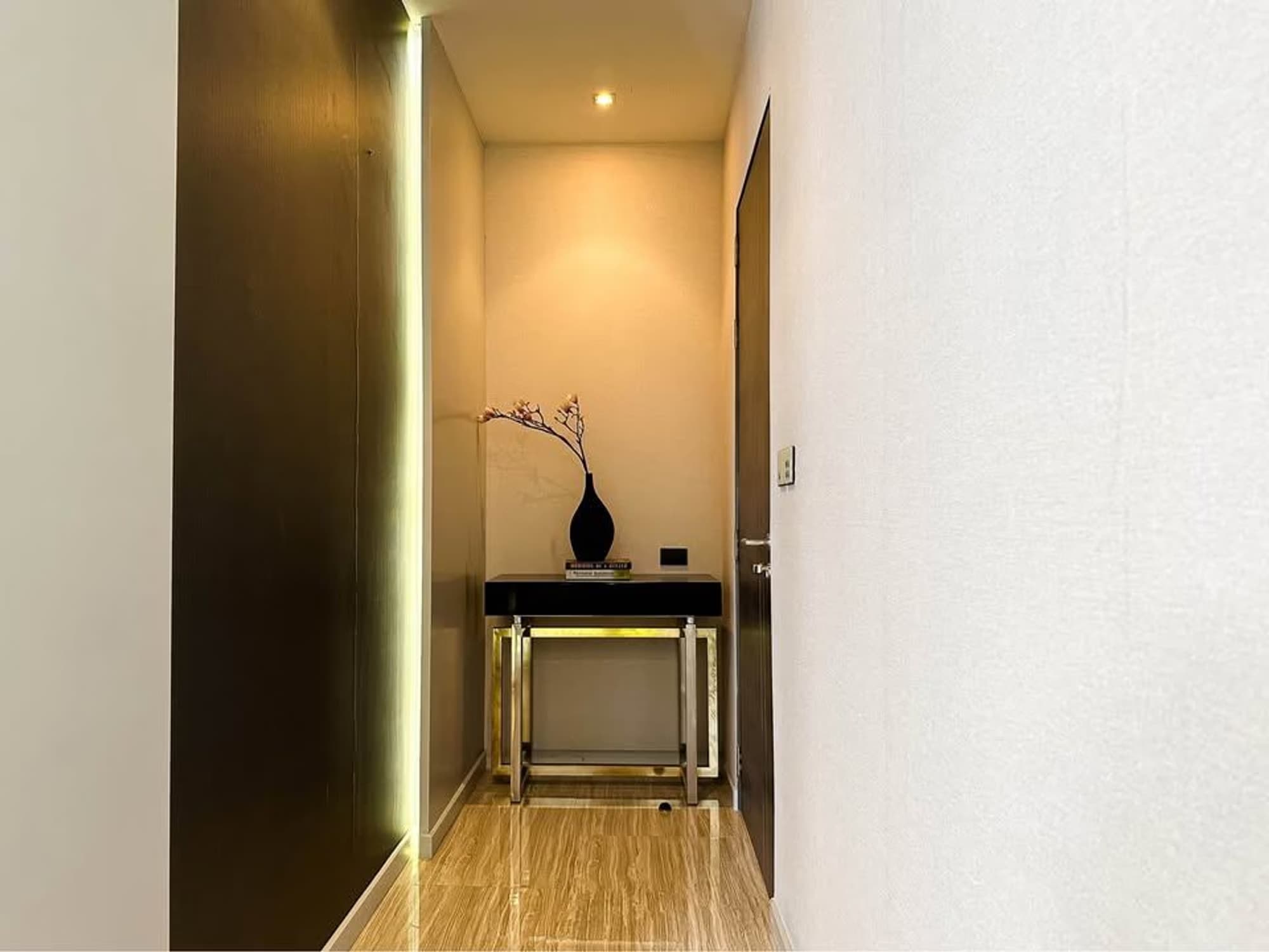 3 Bed Condo for Rent in Khlong Toei - Image 13