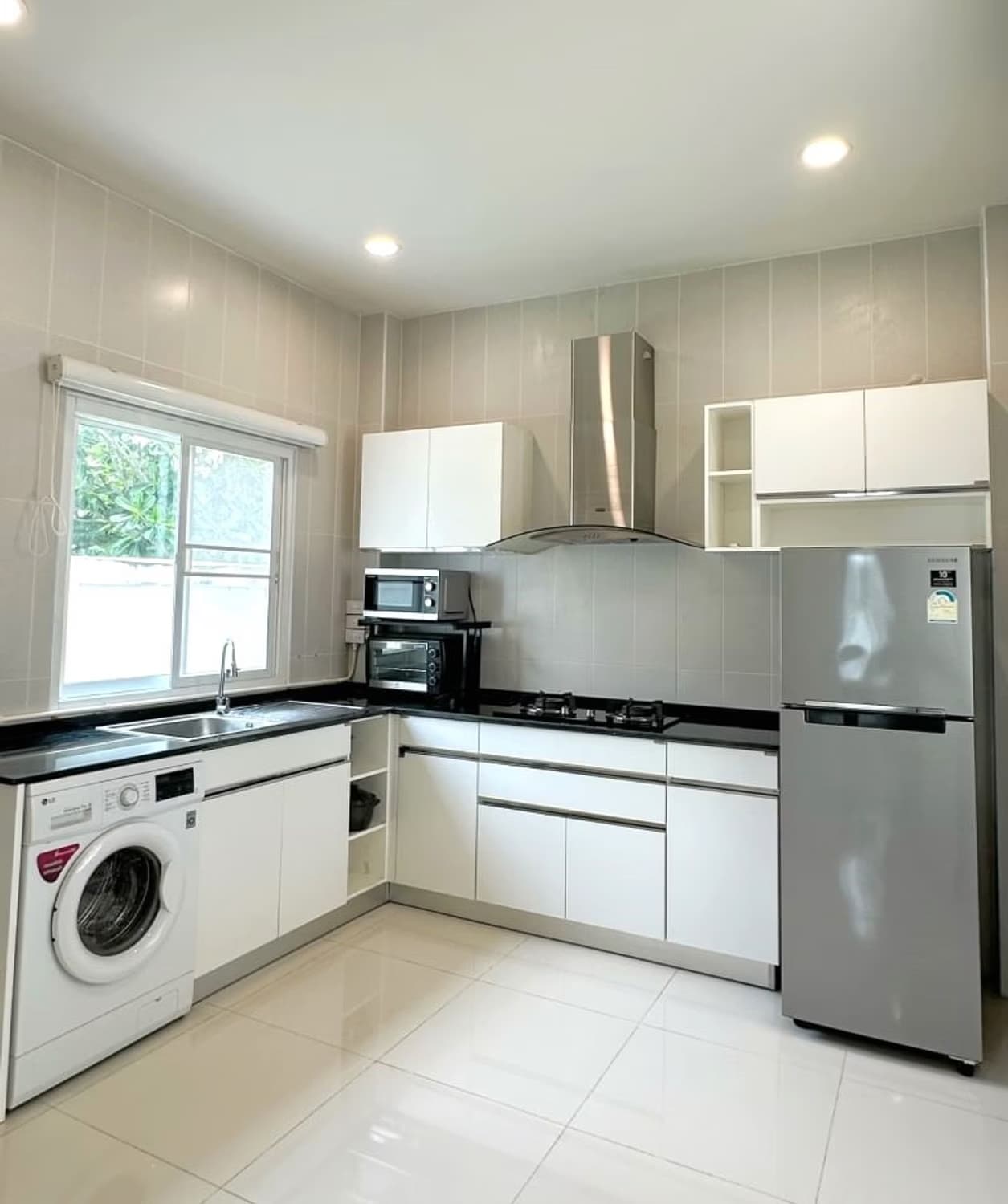 3 Bed House for Rent in Mae Rim District - Image 5