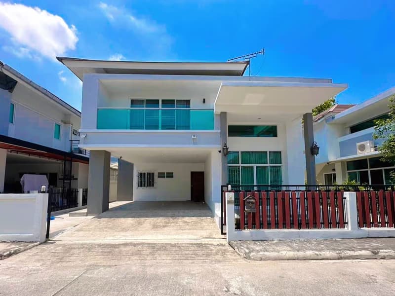 4 Bed House for Rent in Mueang Chiang Mai