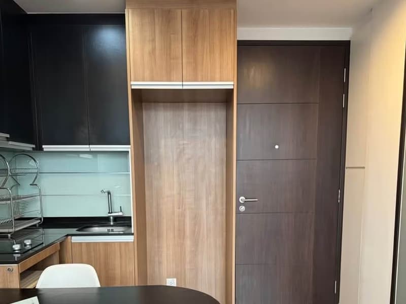 1 Bed Condo for Sale in Ratchathewi