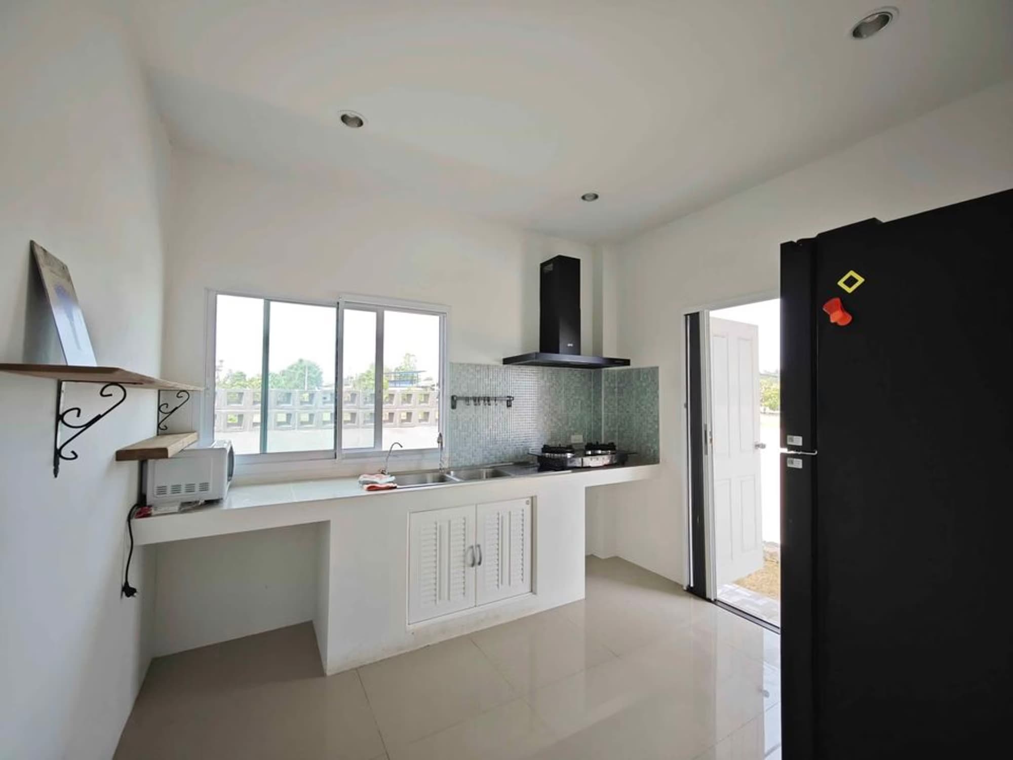 3 Bed House for Rent in Hang Dong - Image 4