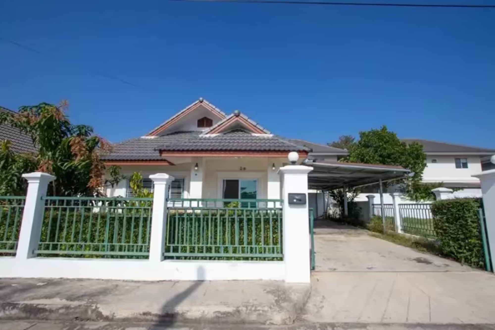 2 Bedroom House - Image 8