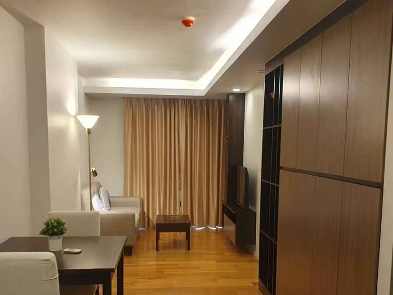 1 Bed Condo for Rent  Near Phloen Chit BTS
