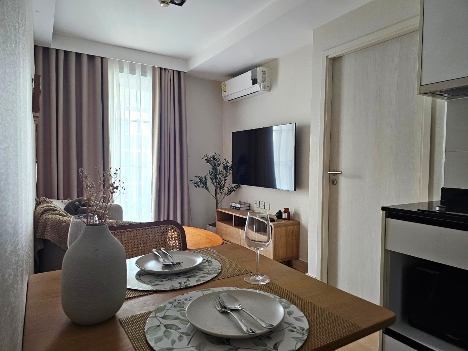 1 Bed Condo for Rent in Watthana - Image 4