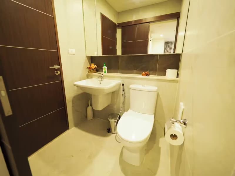 1 Bedroom Condo