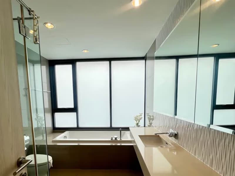 2 Bed Condo for Sale in Khlong Toei