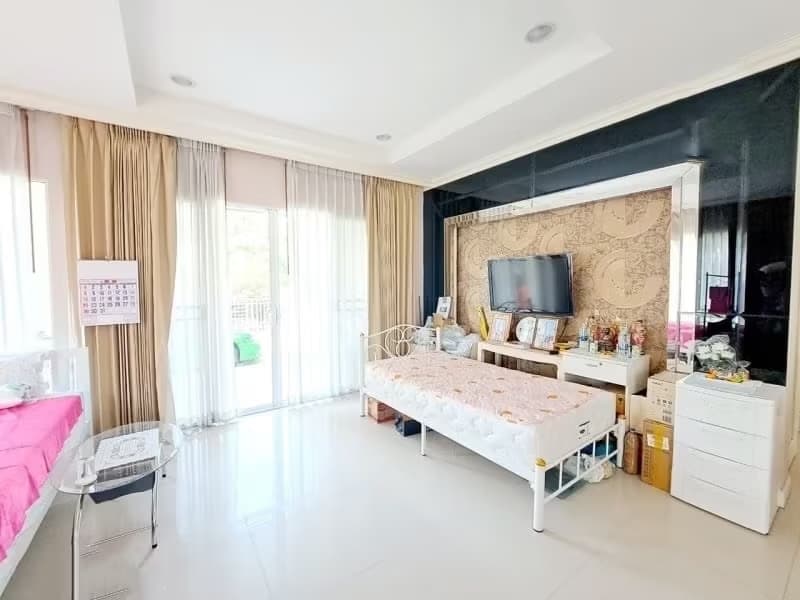 House for Sale at The Centro Onnut-Wongwaen.