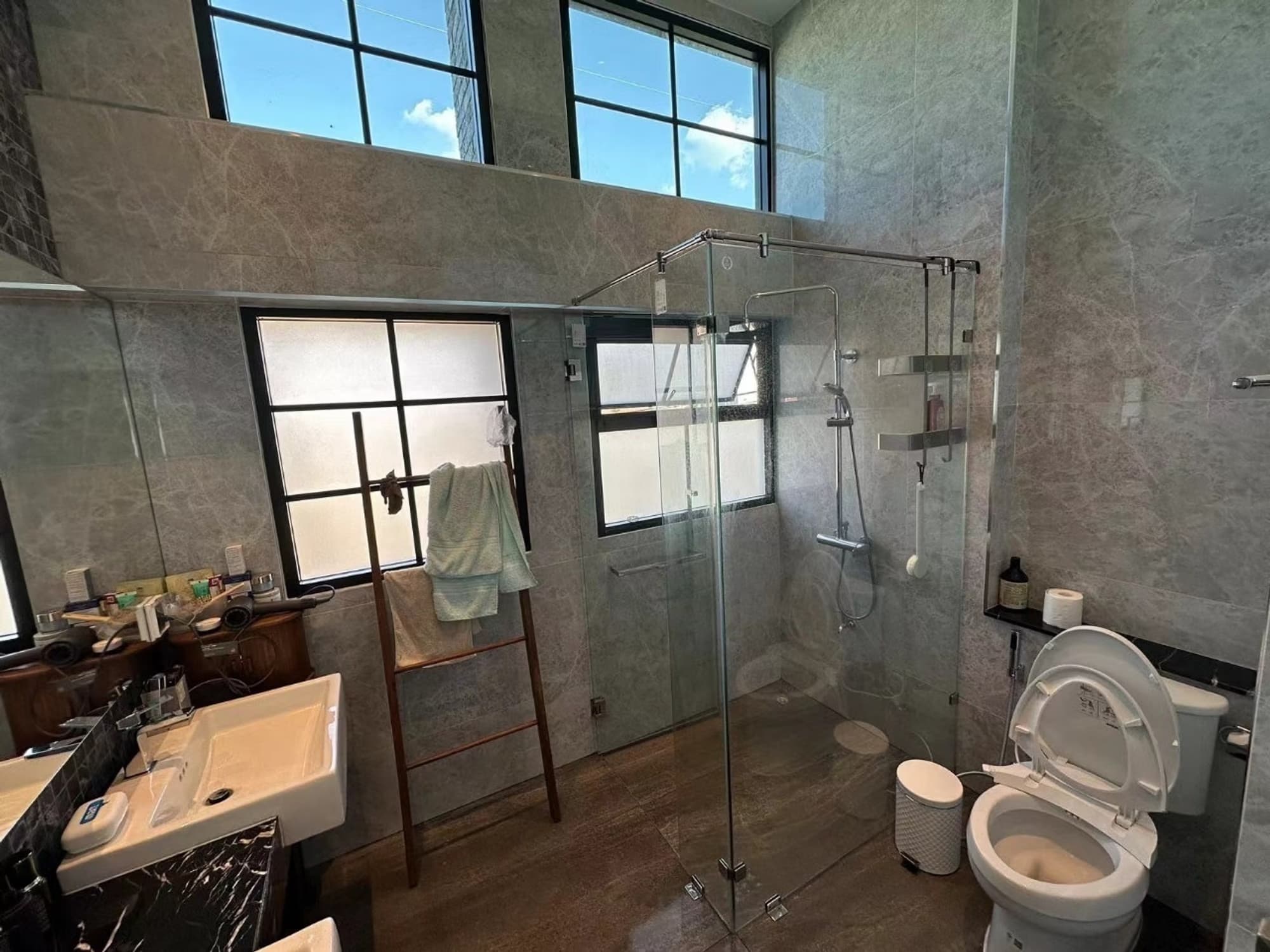 3 Bed House for Rent in San Sai - Image 11