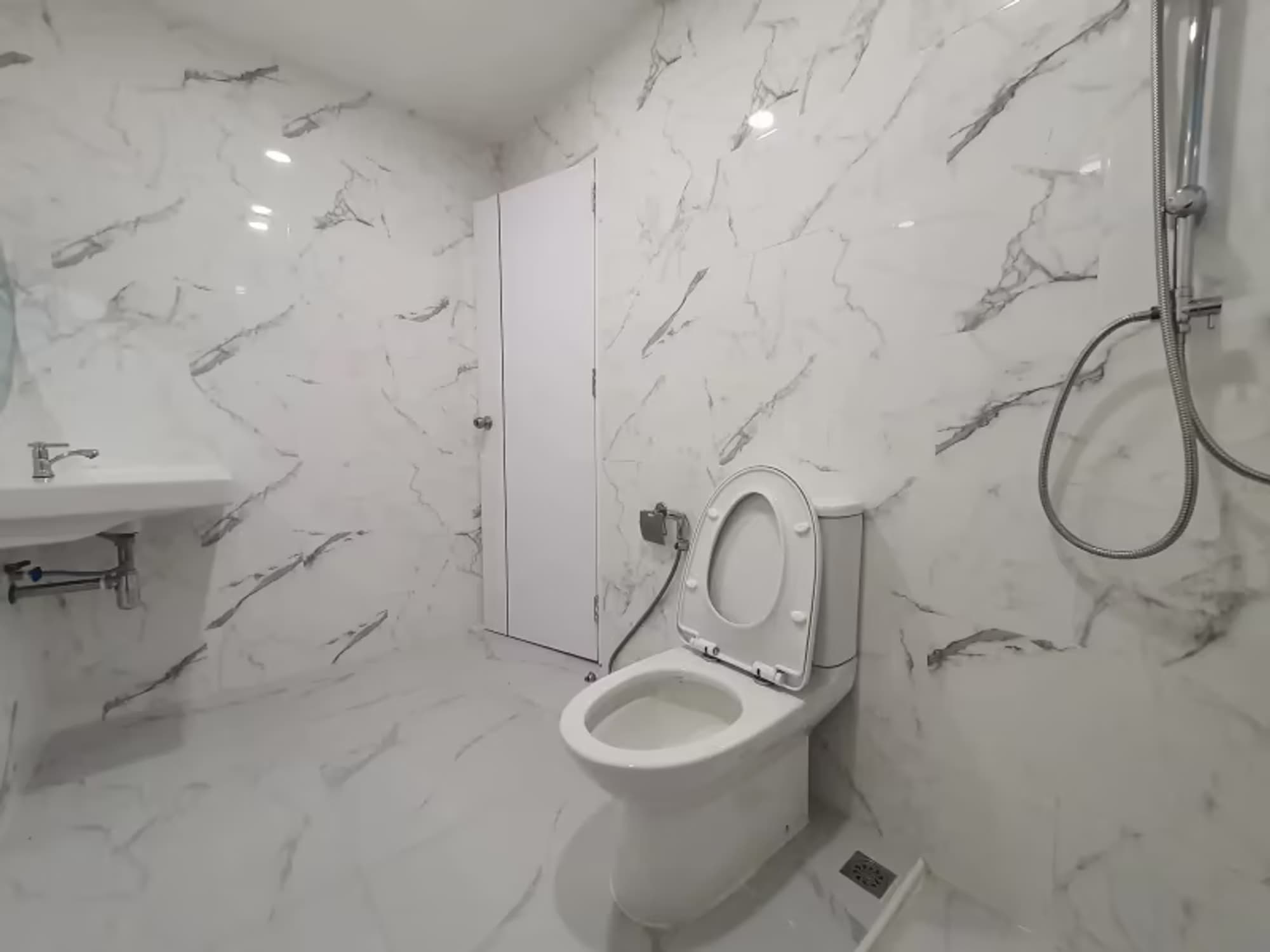 4 Bedroom House - Image 7