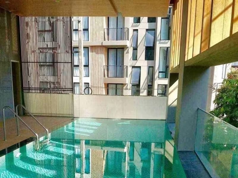 1 Bedroom Condo