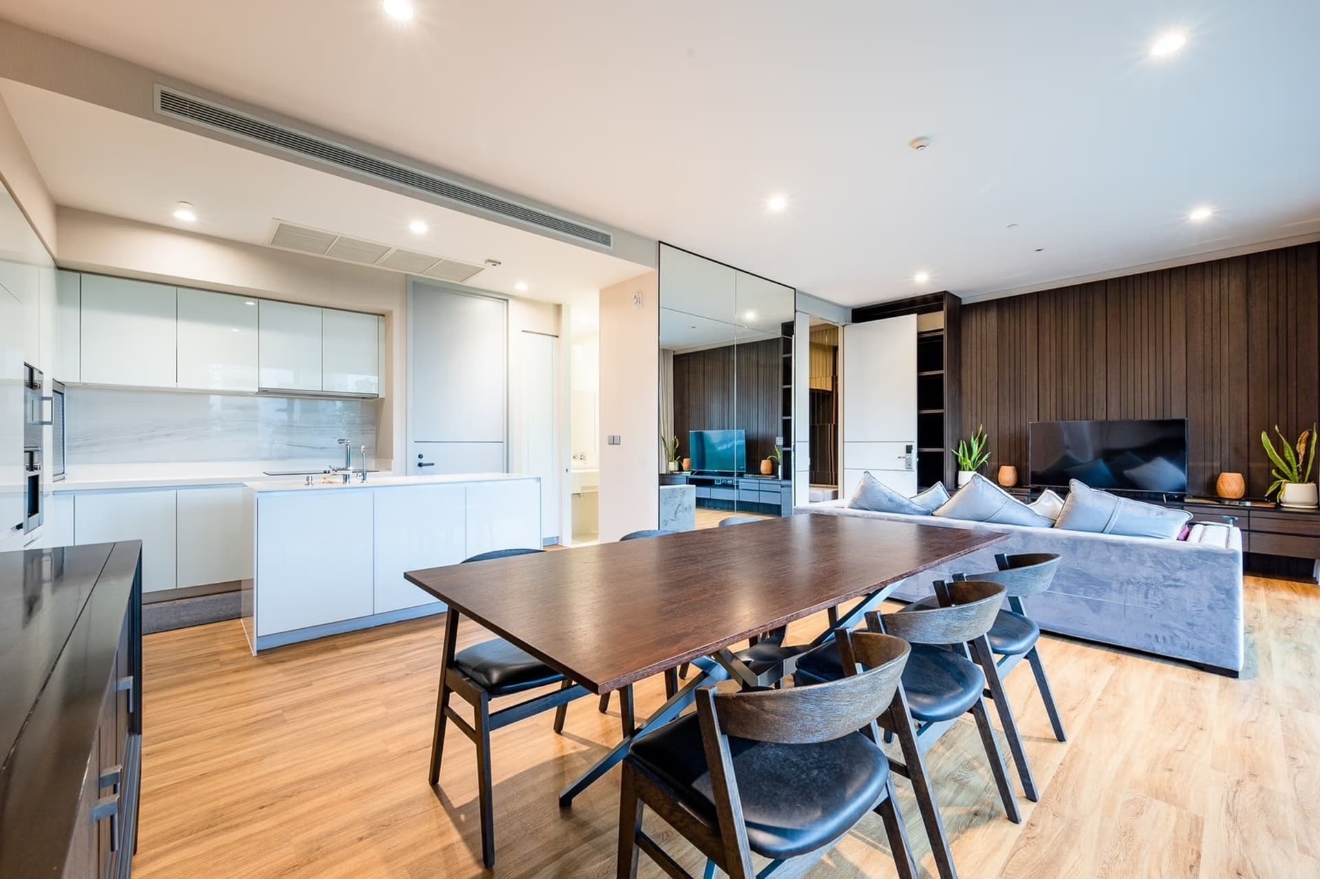 3 Bed Condo for Rent in Watthana - Image 3