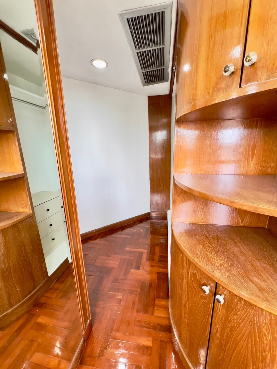 2 ห้องนอน Condo สำหรับ จำหน่าย ใกล้ Phloen Chit BTS - Image 6