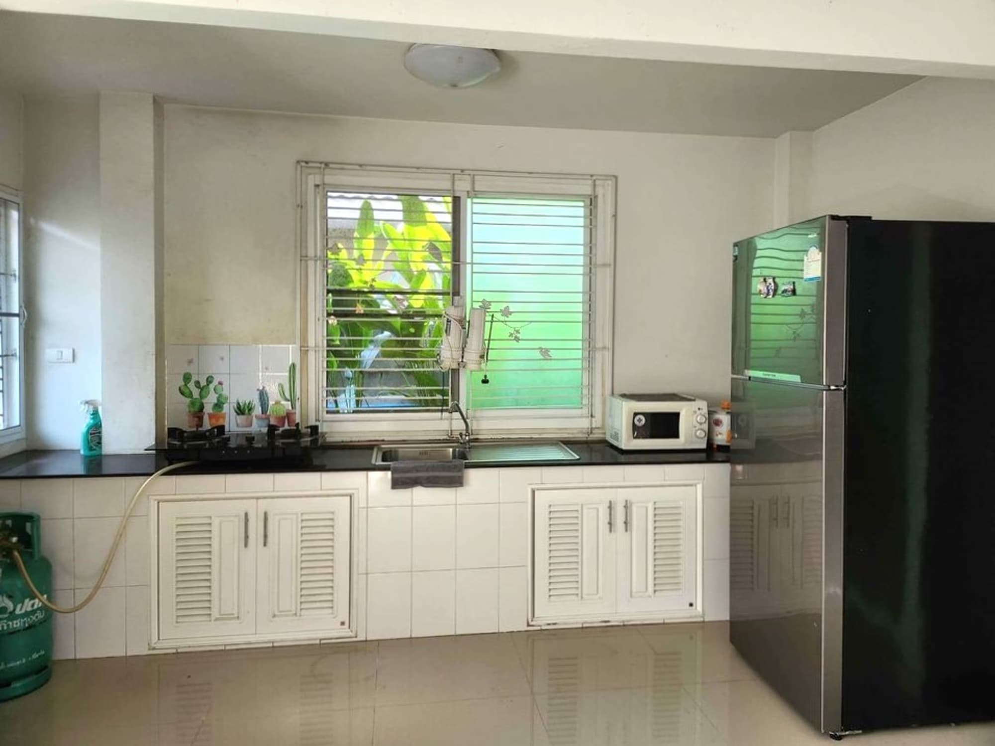 2 Bedroom House - Image 3