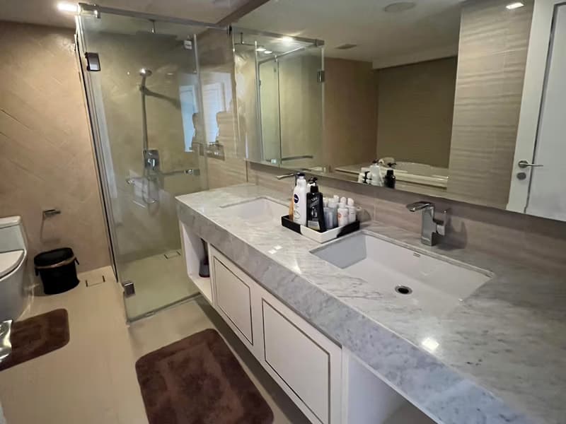 Condo for Sale at State Tower Bangkok