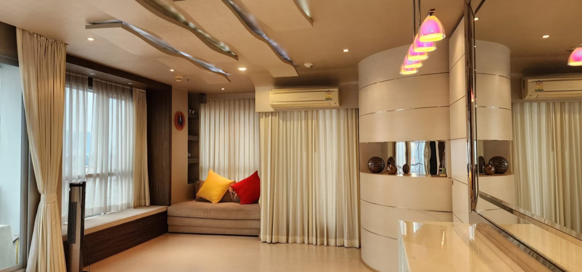 1 Bed Condo for Sale in Huai Khwang - Image 5