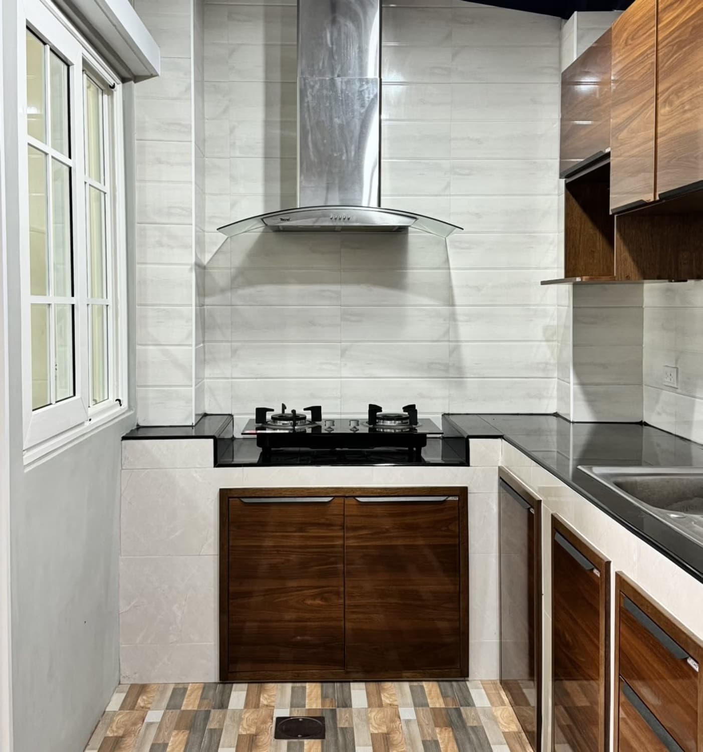  - Image 3