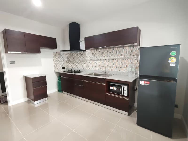 4 Bed House for Rent in Saraphi