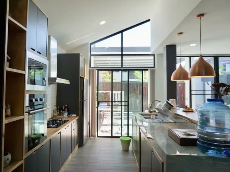 7 Bed House for Rent and Sale in San Sai