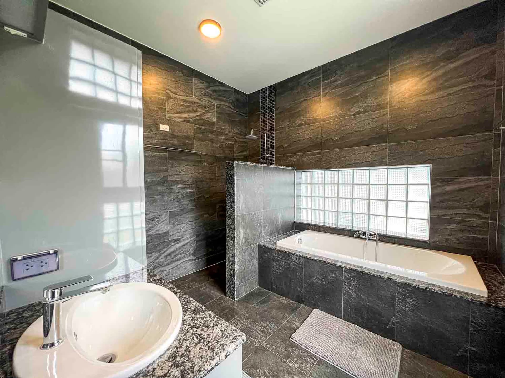 Pool Villa for Sale in San Na Meng, Doi Saket. - Image 19
