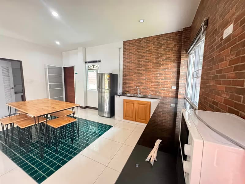 4 Bed House for Rent in Mueang Chiang Mai