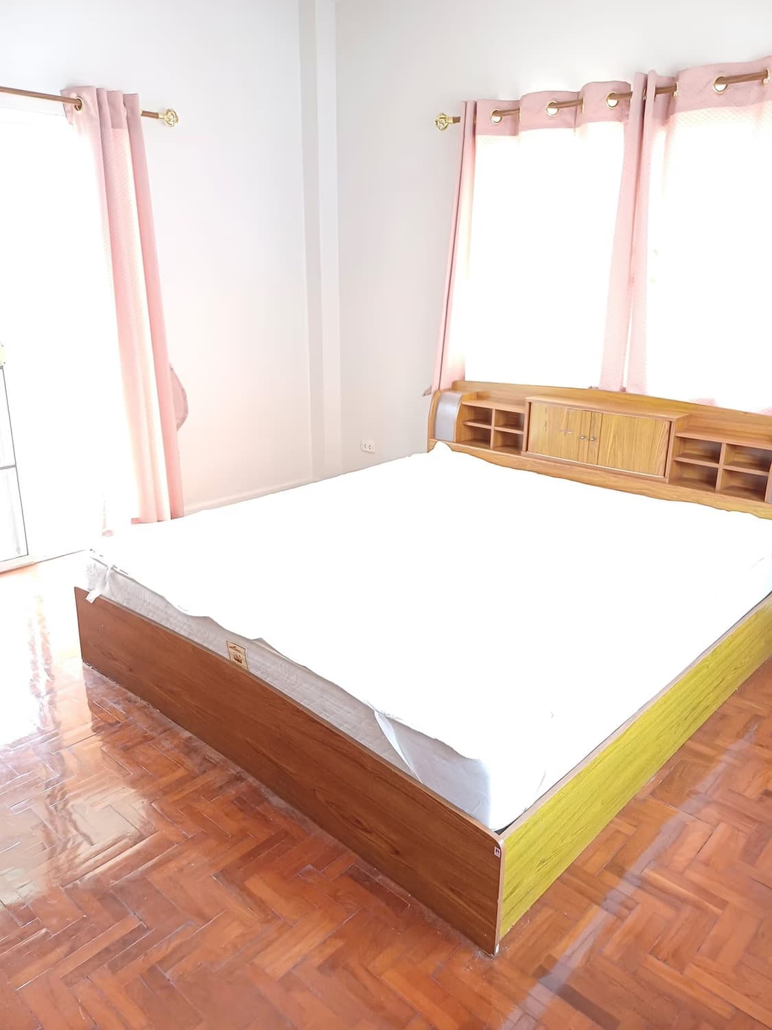 3 Bed House for Rent and Sale in undefined - Image 8