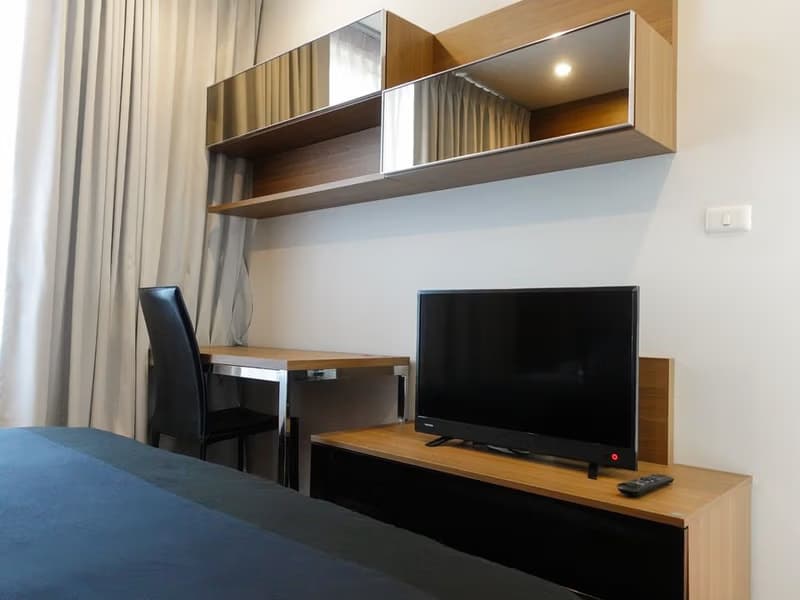 Condo for Rent at Siri Residence
