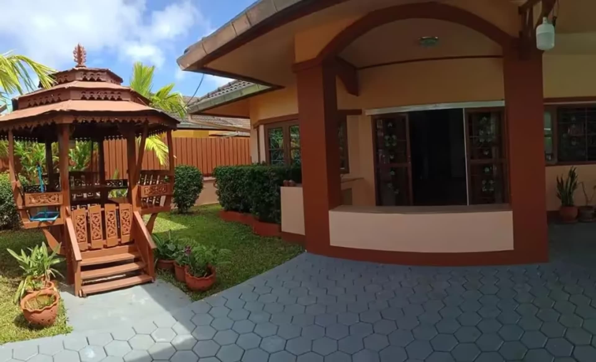 2 Bedroom House - Image 11
