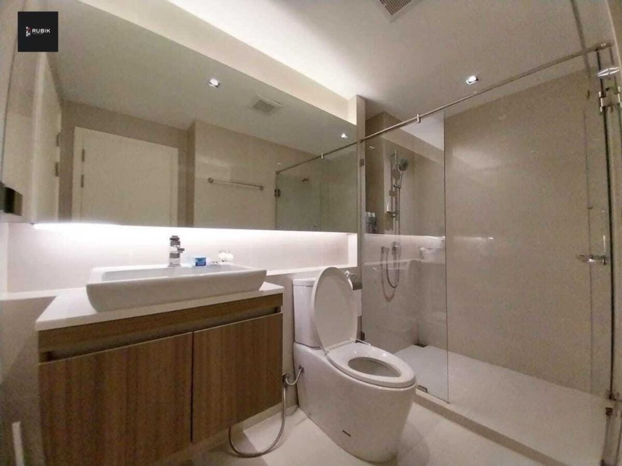 2 Bed Condo for Rent in Khlong Toei - Image 8