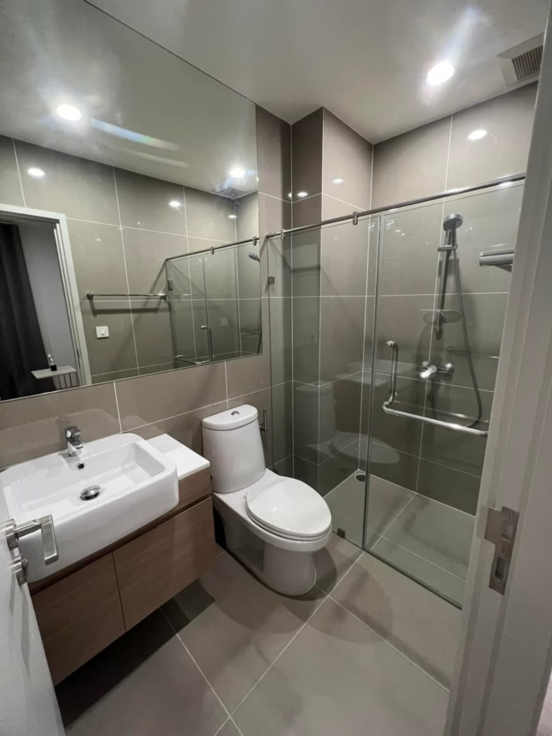 2 ห้องนอน คอนโด สำหรับ จำหน่าย ใน Huai Khwang - Image 6