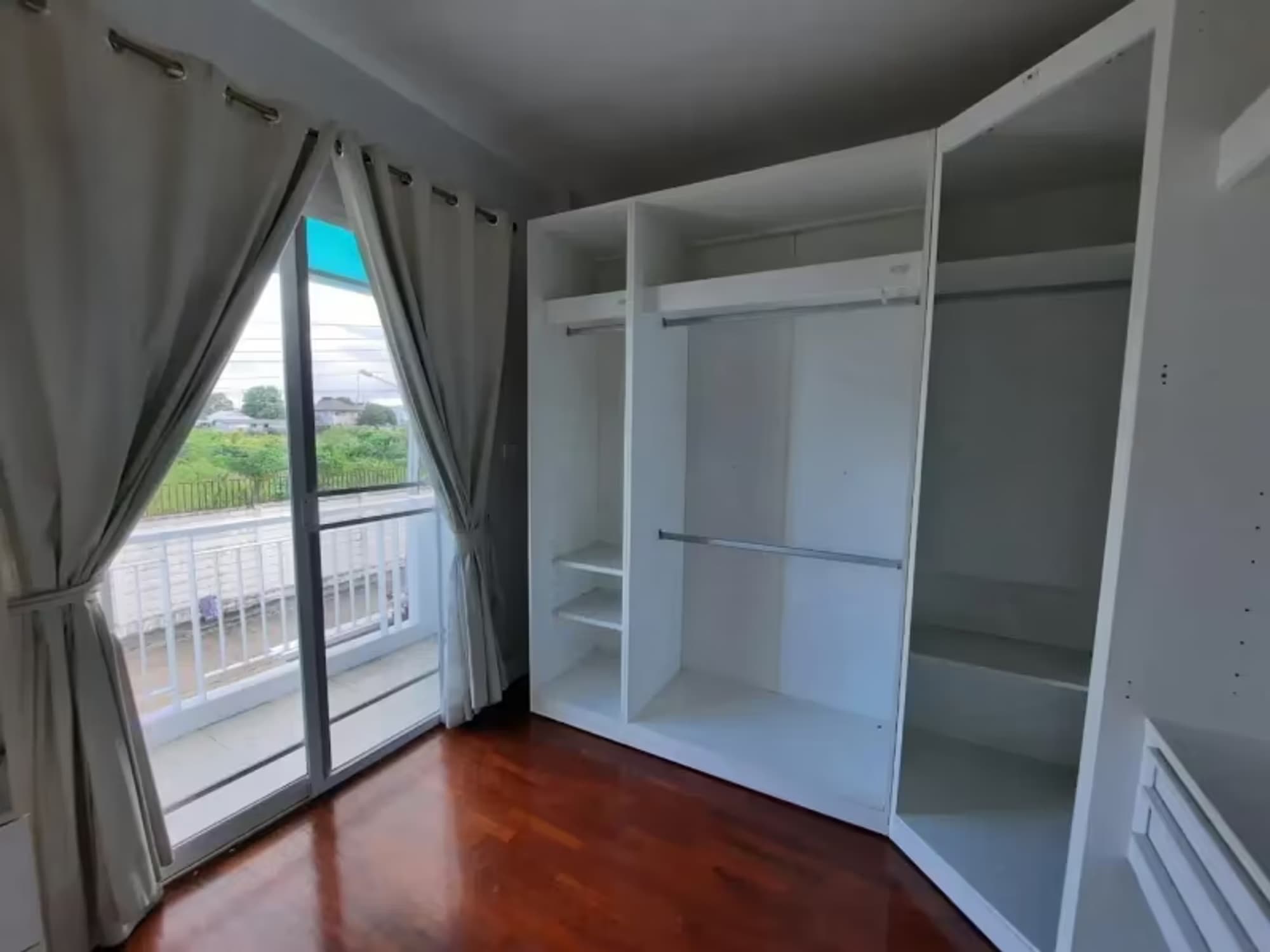 4 Bedroom House - Image 23