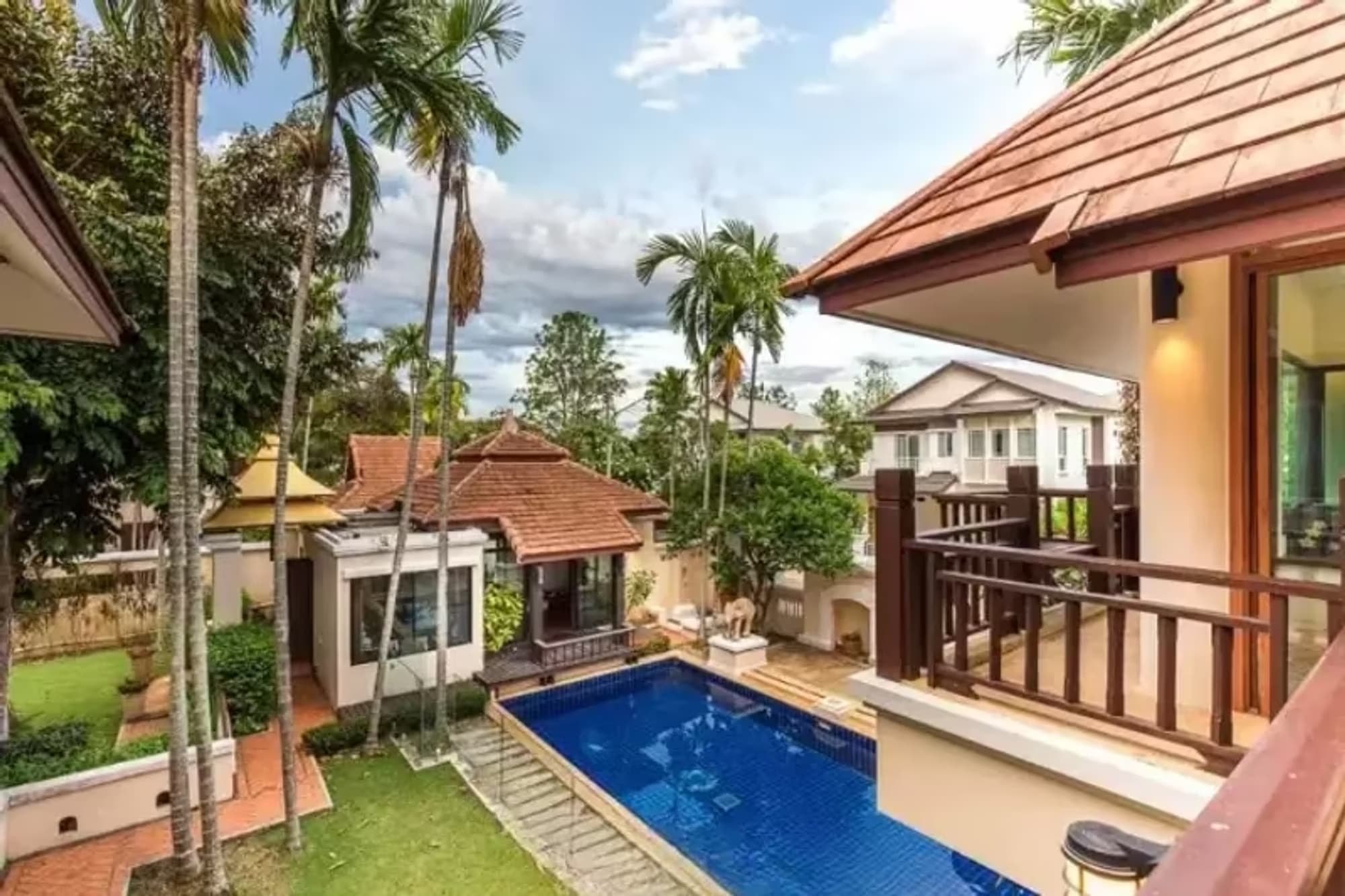 6 Bedroom House - Image 10