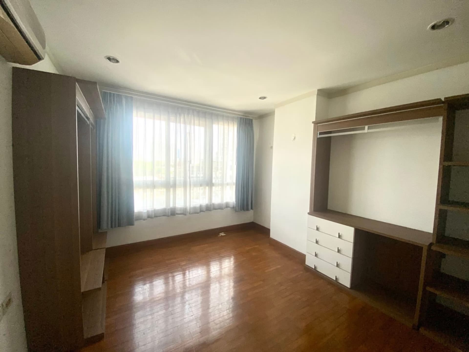 3 Bed Condo for Sale in Sathon - Image 7