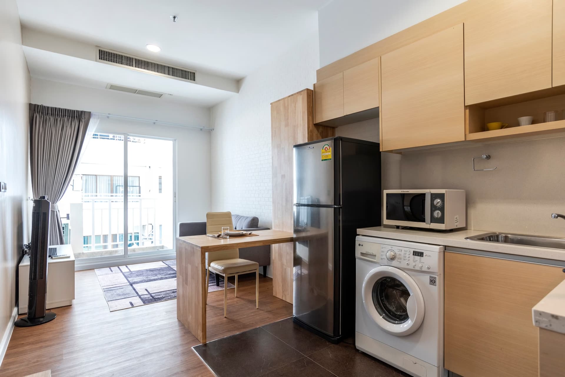 1 Bed Condo for Rent in Watthana - Image 2