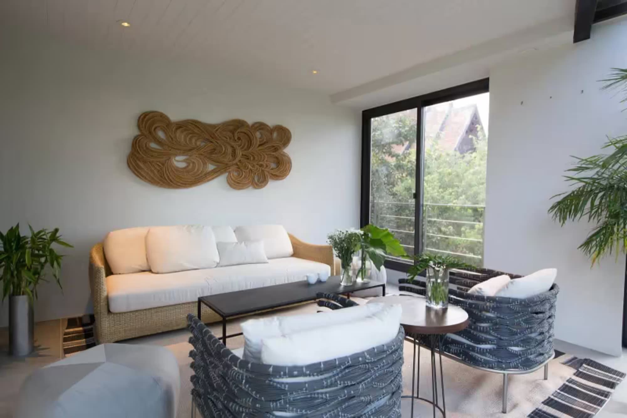 3 Bedroom Condo - Image 1