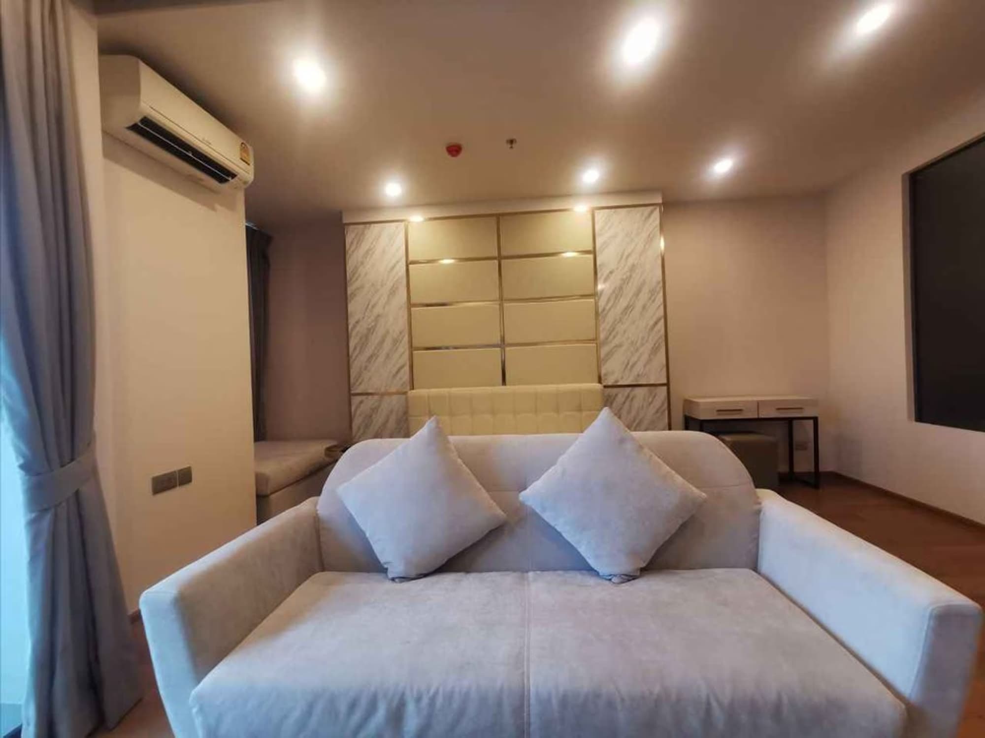 1 Bed Condo for Rent  Near Chit Lom BTS - Image 2