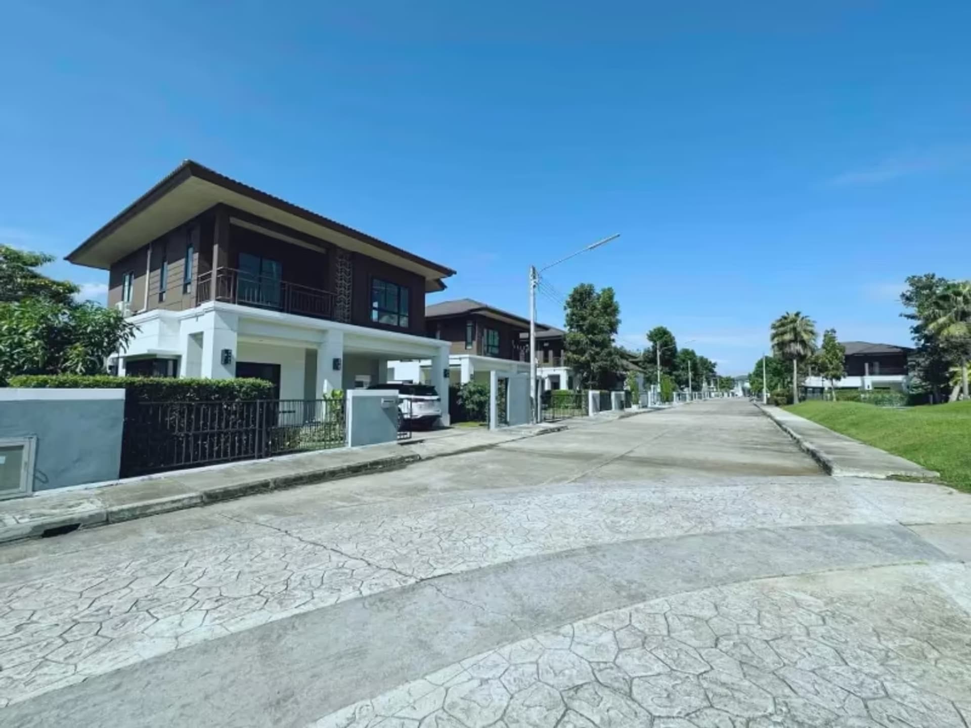 3 Bedroom House - Image 12