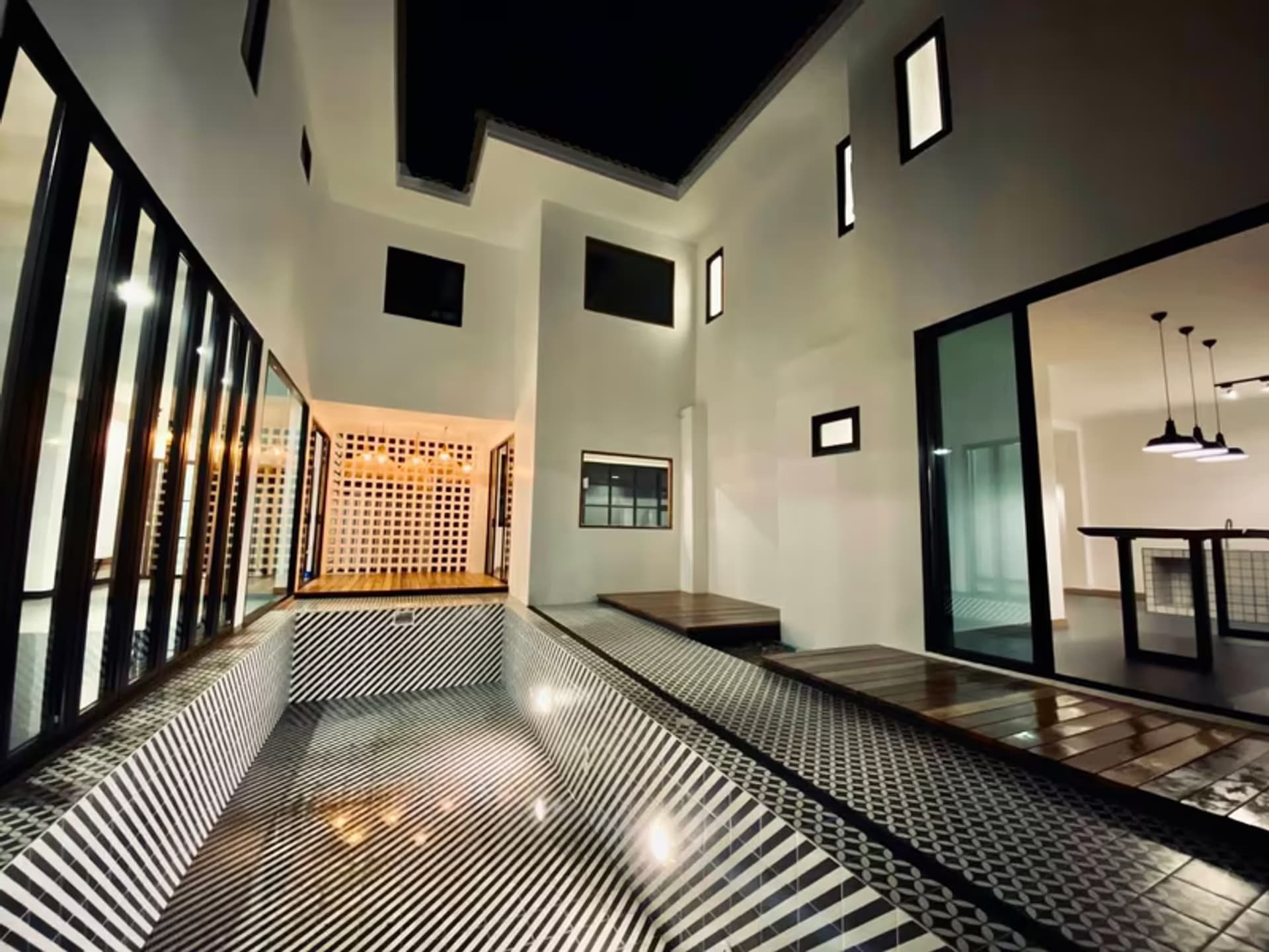 5 Bedroom House - Image 12