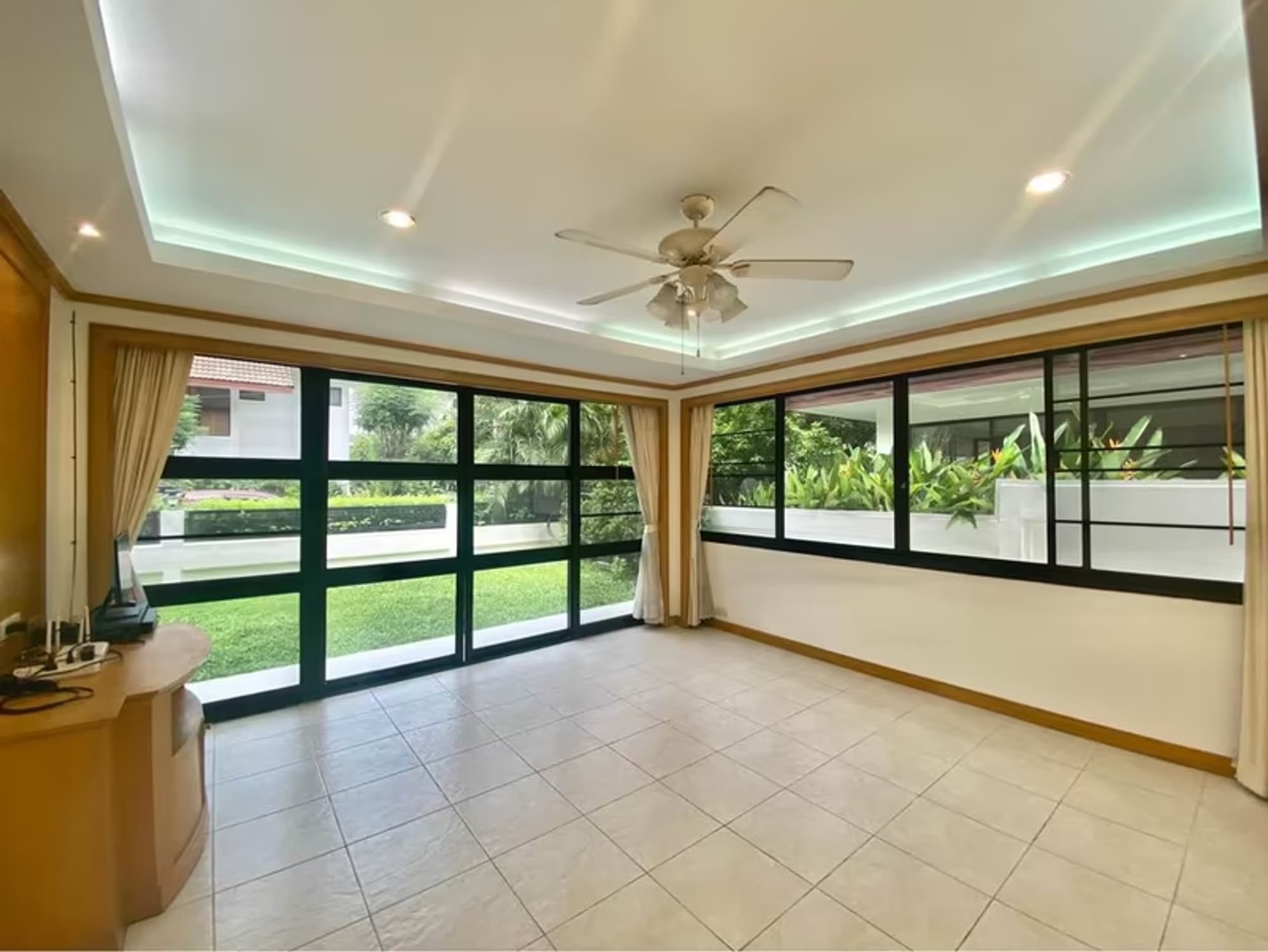 5 Bedroom House - Image 2