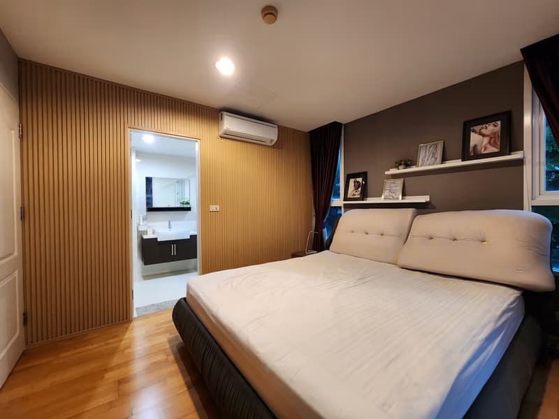 2 Bed Condo for Rent in Khlong San